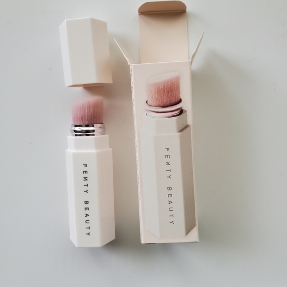 Fenty Beauty Makeup Fenty Beauty Portable Highlighter Brush 4brand New In Box Poshmark